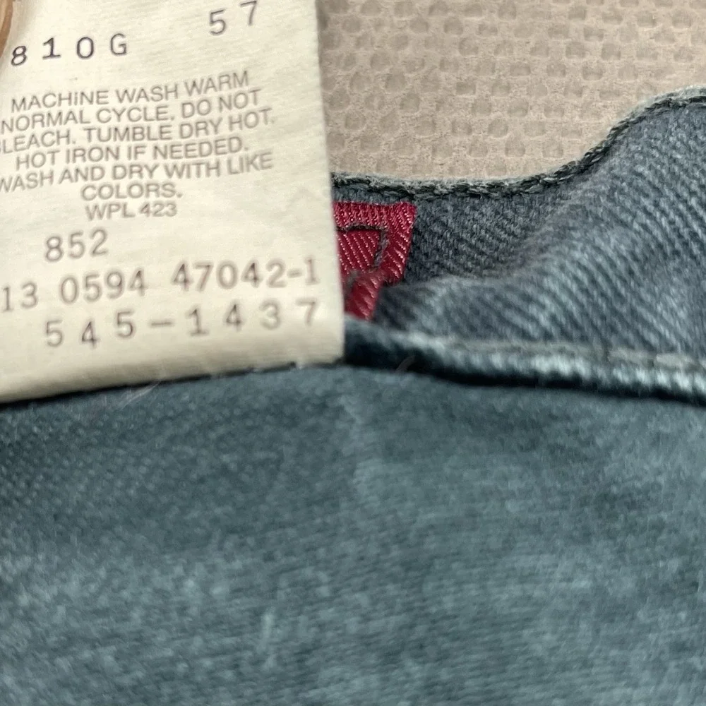 Levis tagged size